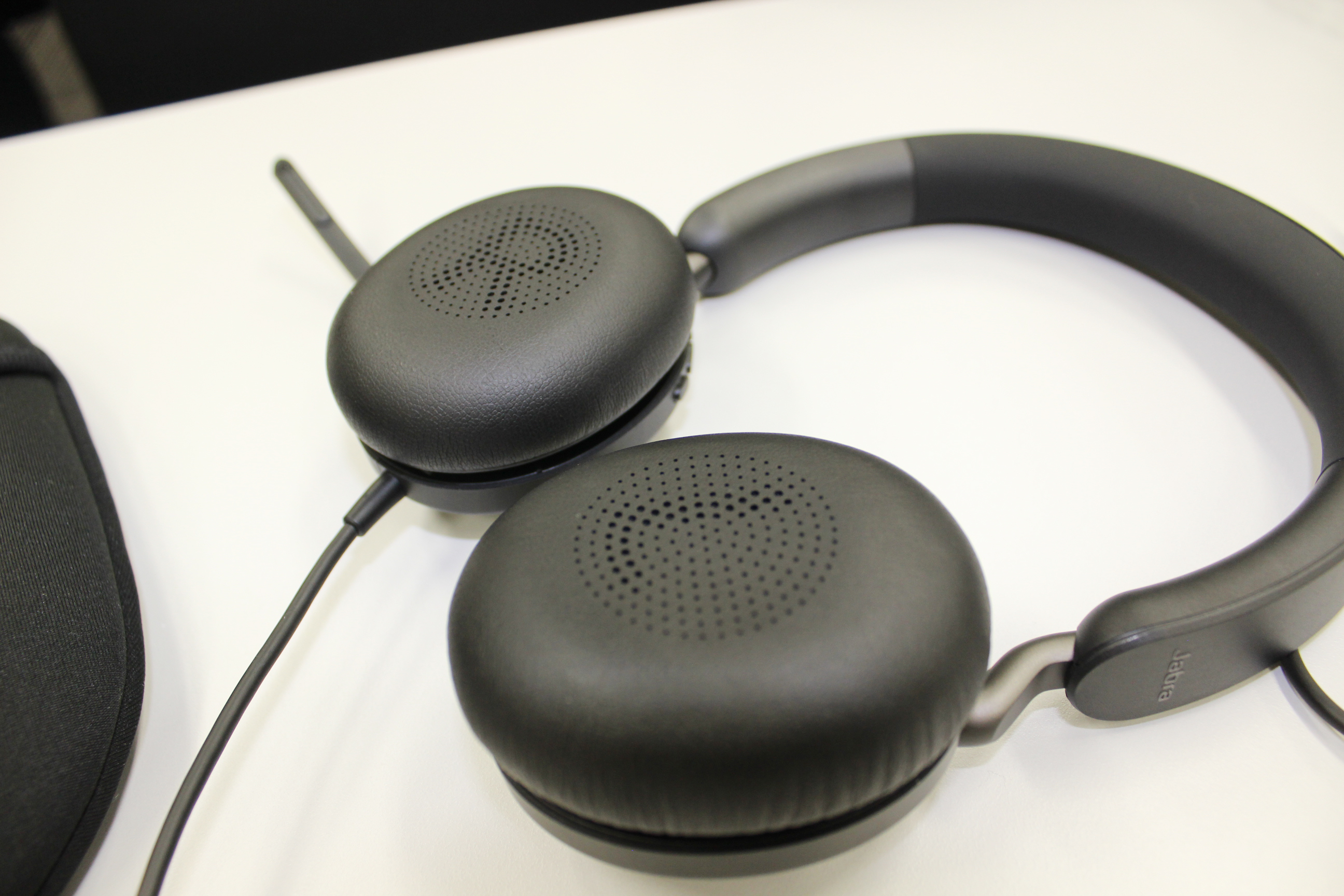 ヘッドセット「Jabra Evolve2 40」｜Jabra特集｜特集・連載｜平野通信機材株式会社